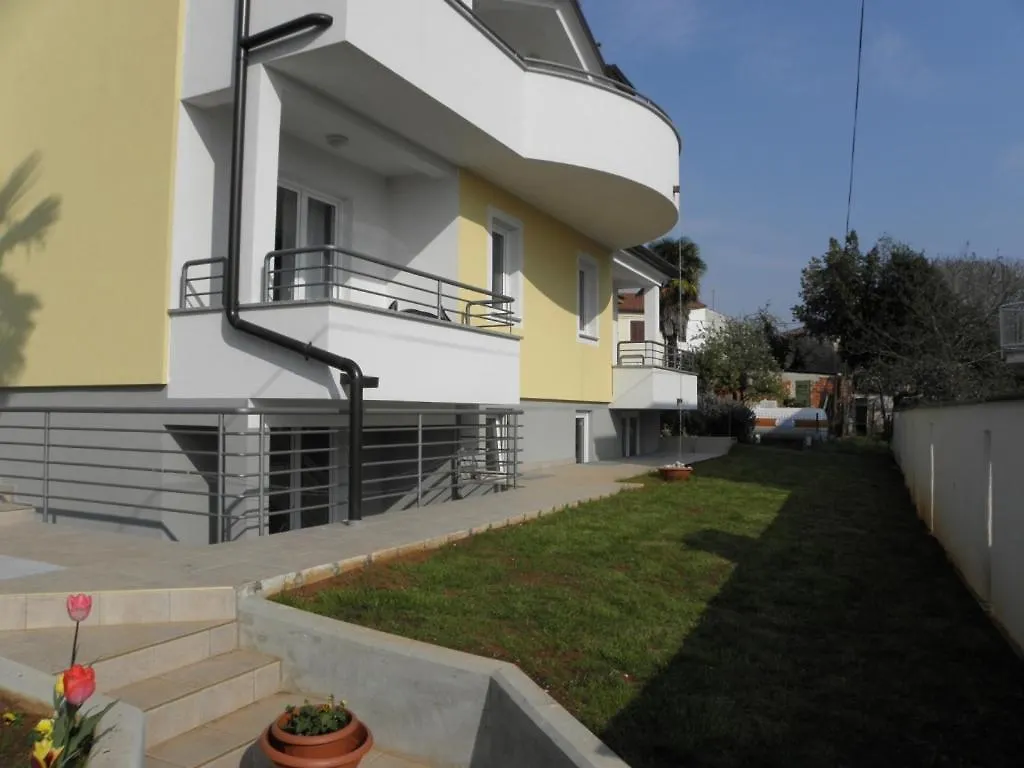 Apartments Paolo In Zambratija At The Sandy Beach Zambratija (Istria)